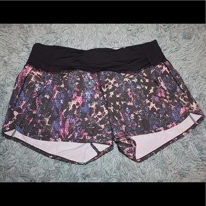 Lululemon runtime short sz 2 never worn